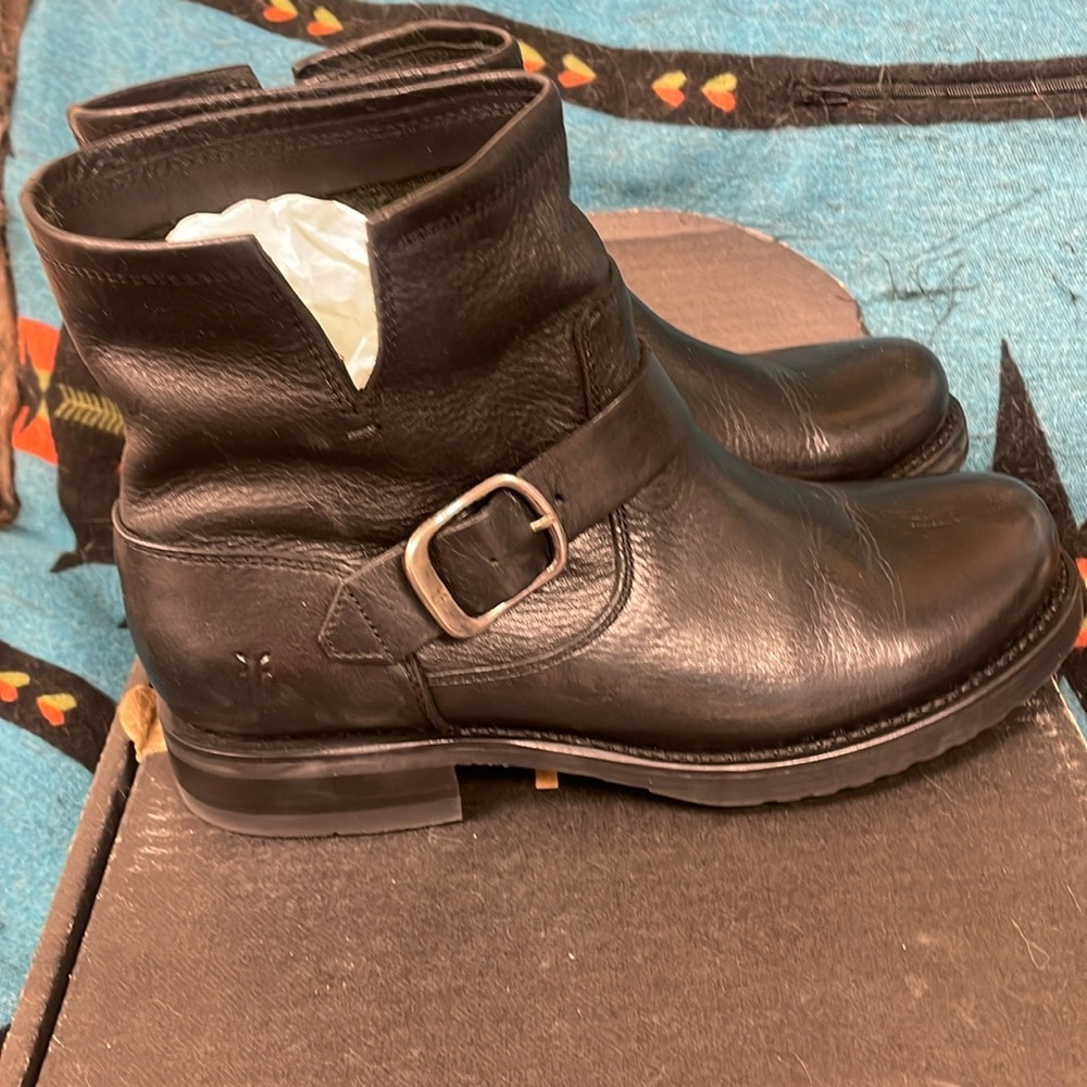 Frye Veronica Booties 8 M
